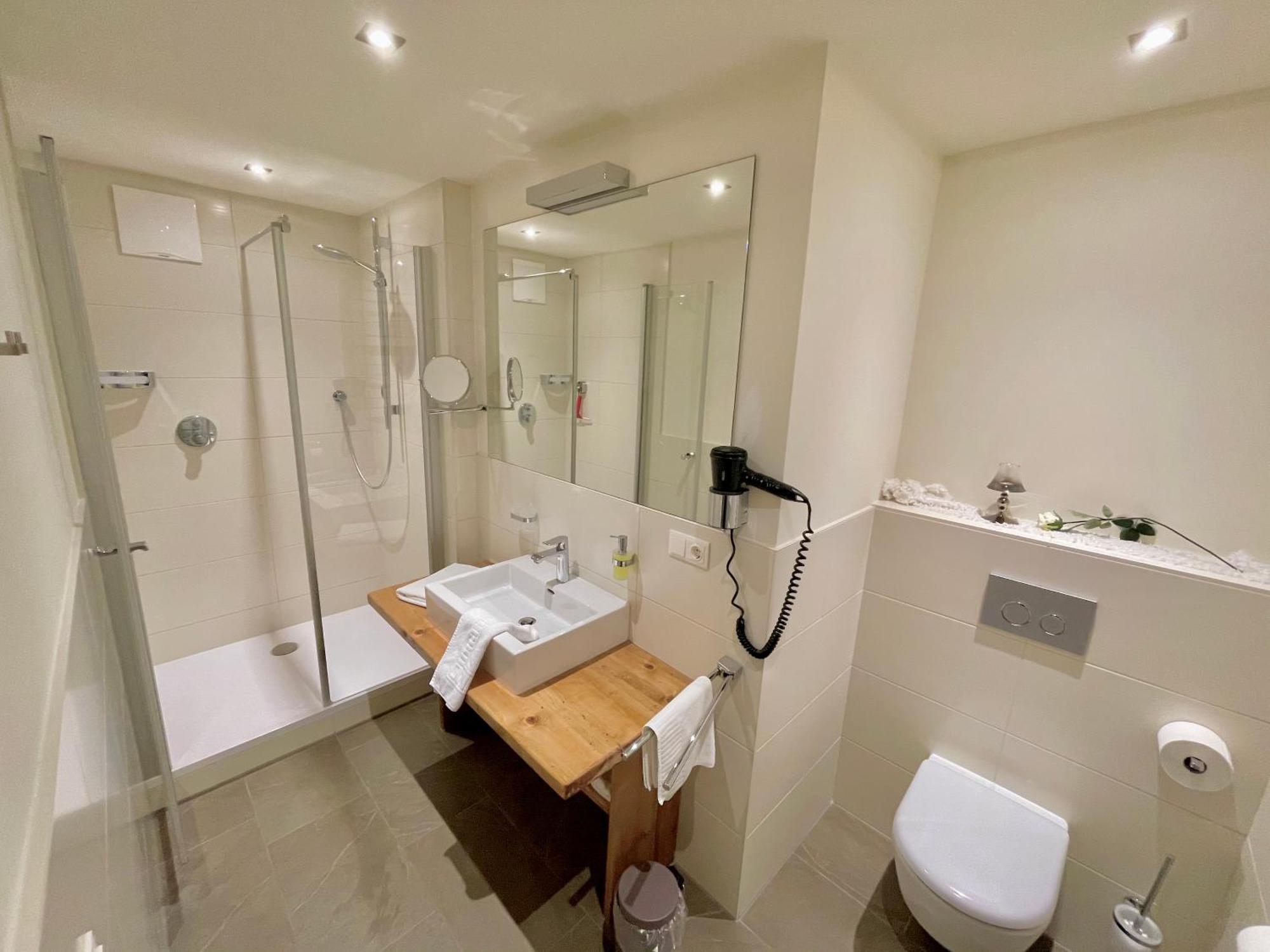 Aparthotel Kroesbacher フルプメス エクステリア 写真