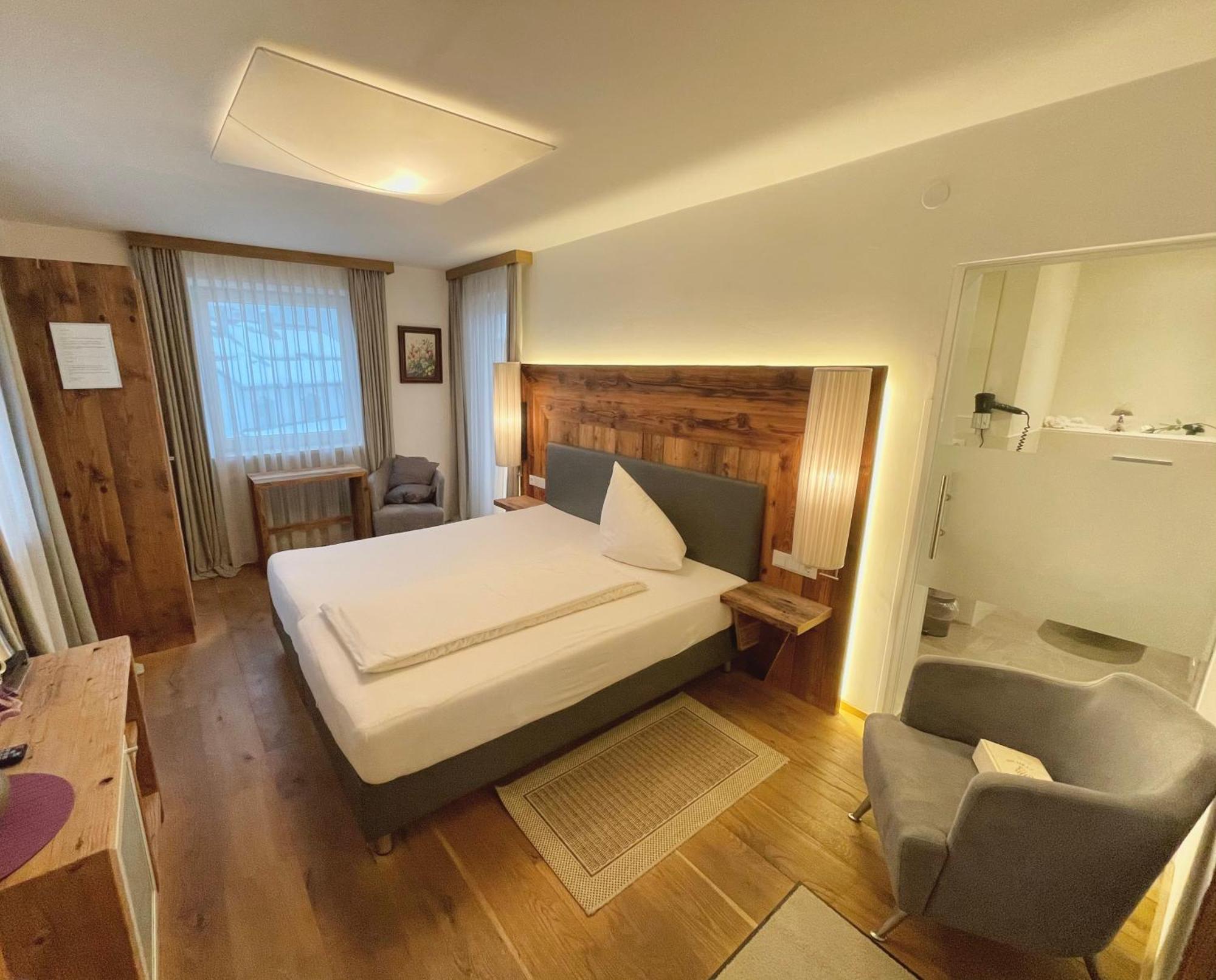 Aparthotel Kroesbacher フルプメス エクステリア 写真