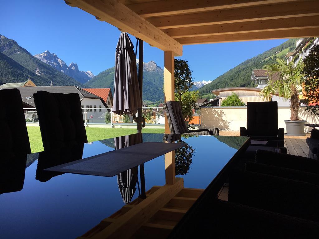 Aparthotel Kroesbacher フルプメス エクステリア 写真